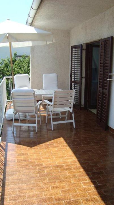 קרק Apartmani Krk מראה חיצוני תמונה