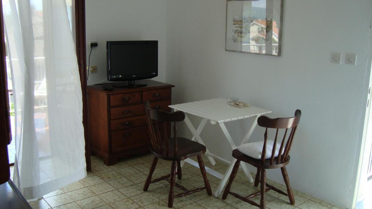 קרק Apartmani Krk מראה חיצוני תמונה